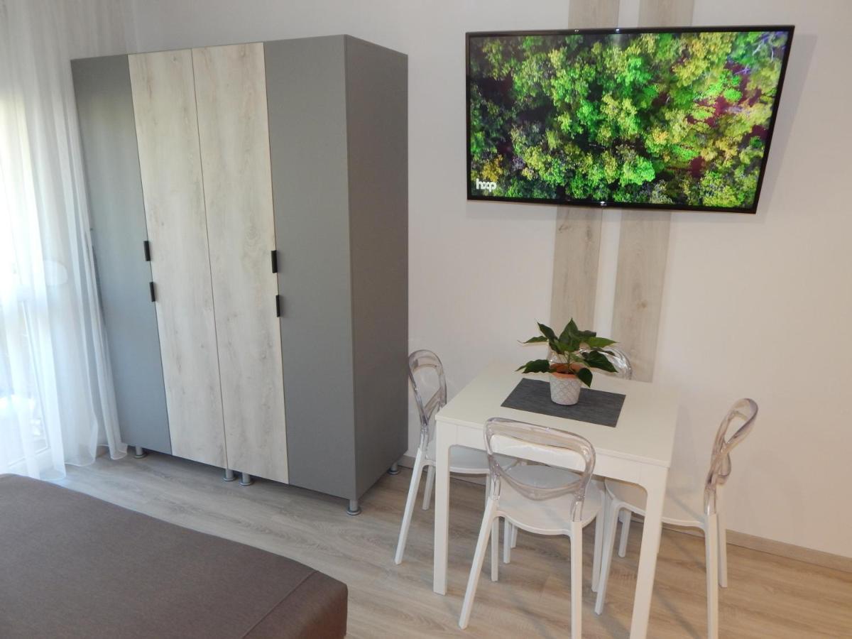Pisztácia 2020 Apartman Kazincbarcika Esterno foto