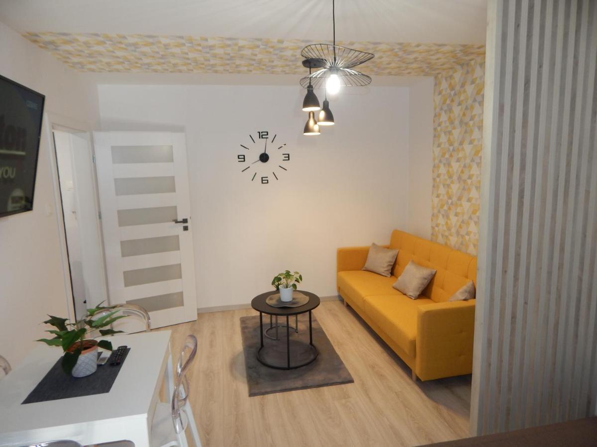 Pisztácia 2020 Apartman Kazincbarcika Esterno foto